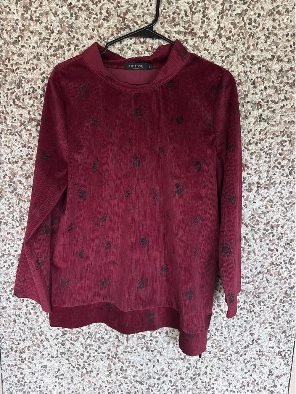 Creation Maroon Floral Textured Long Sleeve Top L Asym Hem Zip Detail